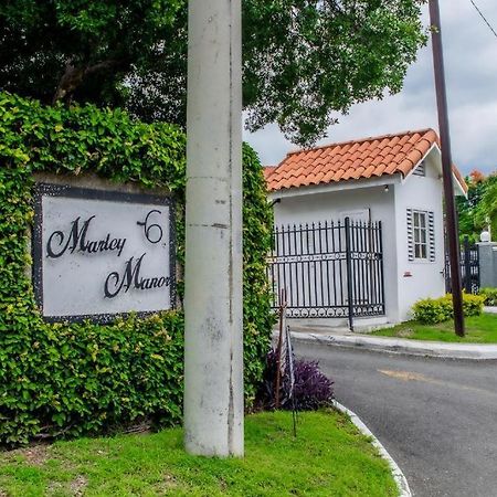 Finest Accommodation Marley Manor Apt # 513 Ground Floor 6 Marley Rd Kgn 6 Kingston Exterior foto